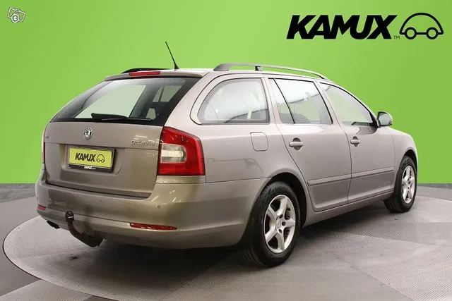 Skoda Octavia Combi 1,4 TSI Ambiente Green tec / Suomi-auto / Vetokoukku / Lohkolämmitin / 2x renkaat / Image 4